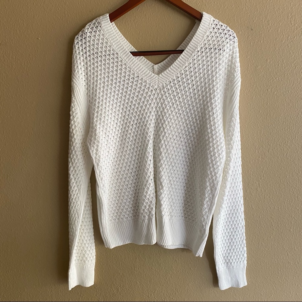 A New Day White V-neck Sweater Size L